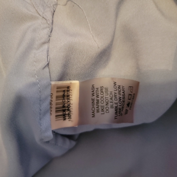 Vince Camuto Breezy Chambray Long Blouse Top - Picture 6 of 6